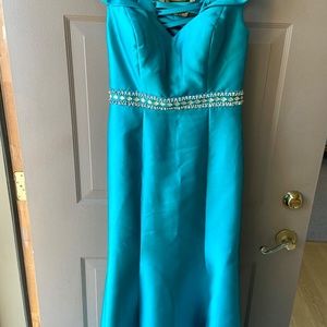 Off the Shoulder Rhinestone Belt Sweetheart Front Mermaid Gown